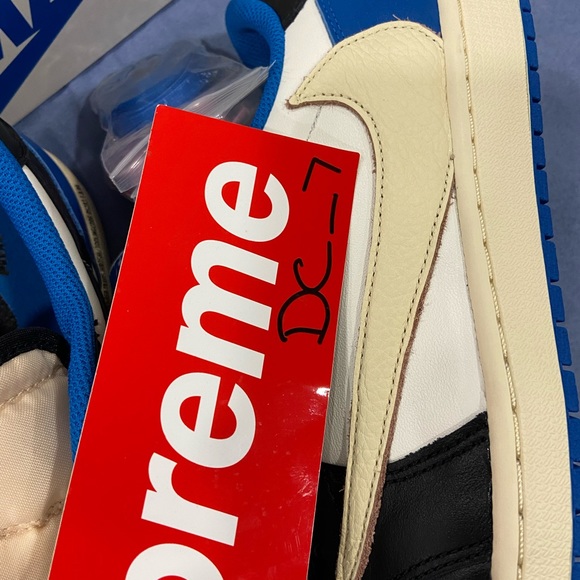 Travis Scott x Fragment Jordan 1 low size 11 100% authentic - Picture 4 of 16